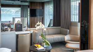 Emerald Riverview Suite